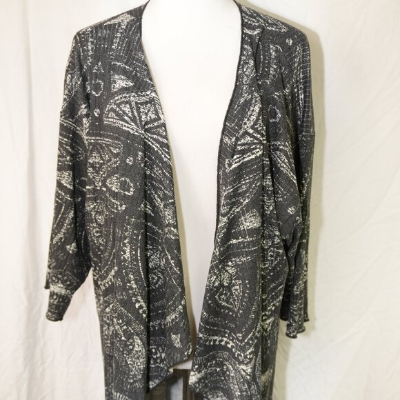 Oversized Duster Large Open Front Cardigan Stretchy Black White Geometric EUC - Picture 2 of 4